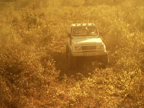 Suzuki Samurai 33x12,5 4x4